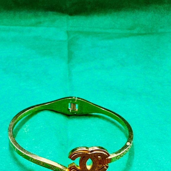 Non-tarnish gold-plated bracelet in pristine condition - Picture 4 of 5